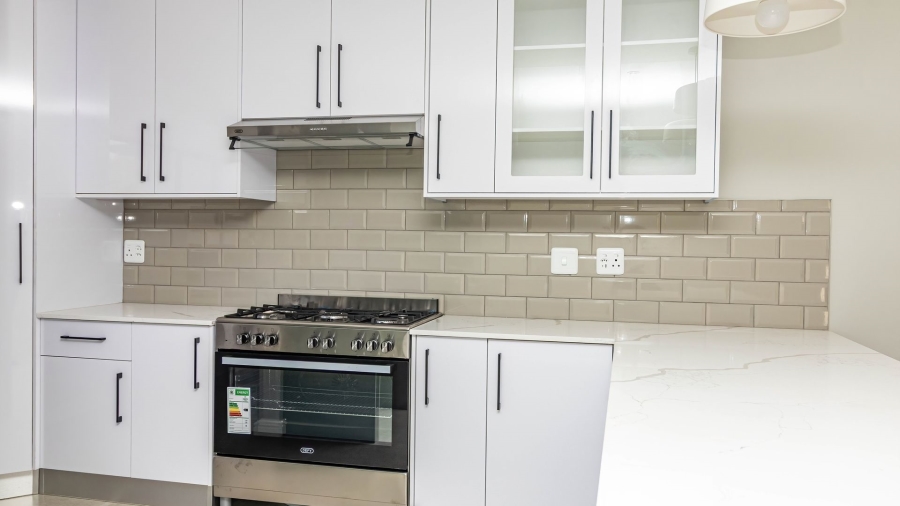 3 Bedroom Property for Sale in Fraaiuitsig Western Cape